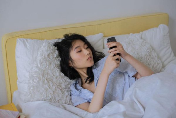 Mobile Phone and Sleeping Well - The CBD Supplier - Featured